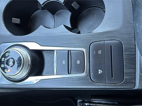 Certified 2020 Ford Escape SE image 26