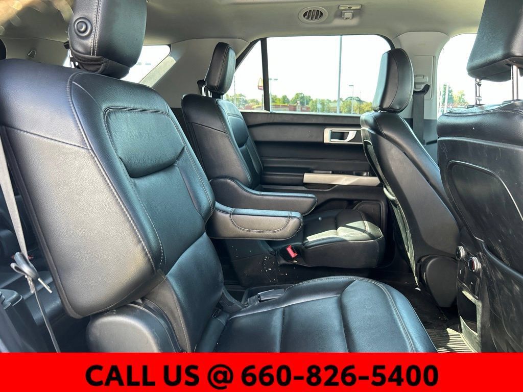 Used 2020 Ford Explorer XLT w/ Equipment Group 202A AWD/4WD image 8