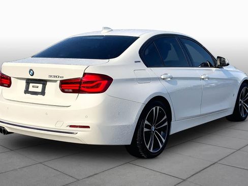 Used 2018 BMW 330e w/ Premium Package RWD image 12