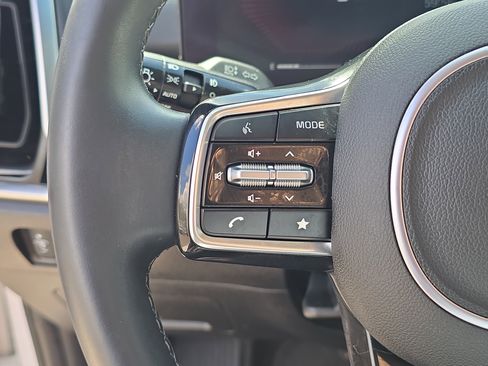 Used 2025 Kia Sorento EX w/ Panoramic Sunroof Package image 31
