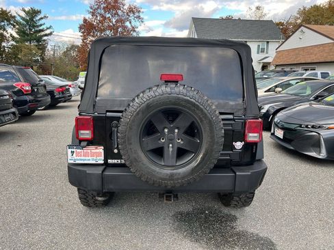 Used 2012 Jeep Wrangler Rubicon w/ PWR Convenience Group AWD/4WD image 7