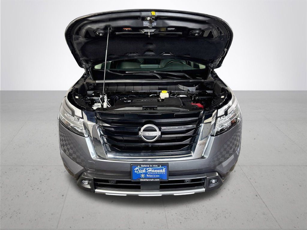 Used 2022 Nissan Pathfinder SL AWD/4WD image 22