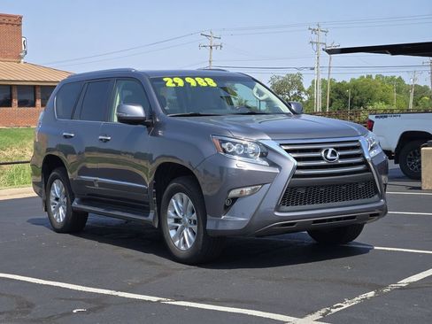 Used 2018 Lexus GX 460 Premium AWD/4WD image 3