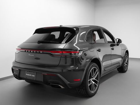 Used 2025 Porsche Macan image 12
