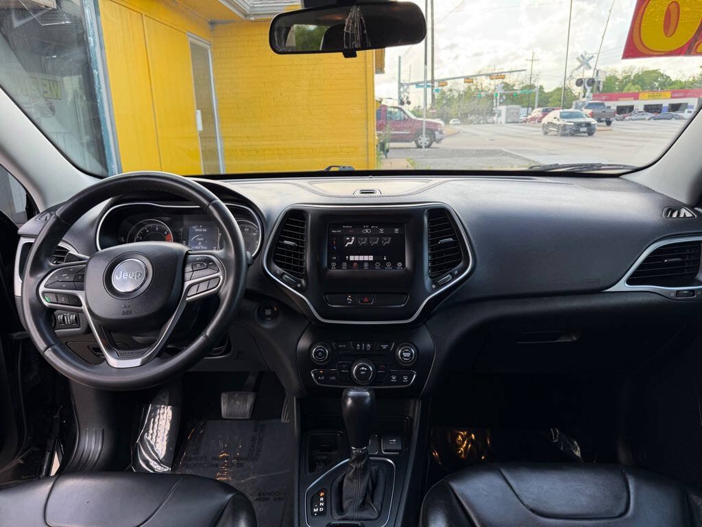 Used 2020 Jeep Cherokee Latitude Plus FWD image 14