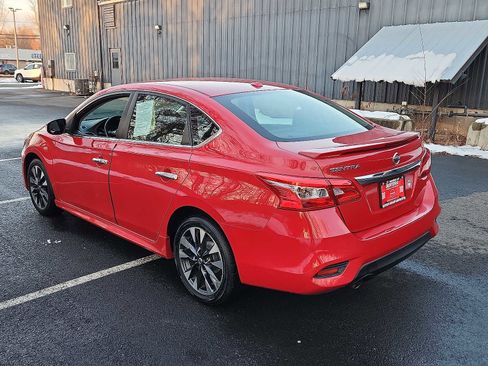 Used 2019 Nissan Sentra SR image 6