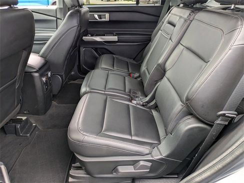 Used 2022 Ford Explorer XLT w/ Equipment Group 202A image 27