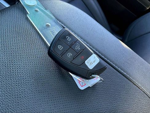 Used 2024 Chevrolet Silverado 2500 LTZ w/ LTZ Convenience Package image 10