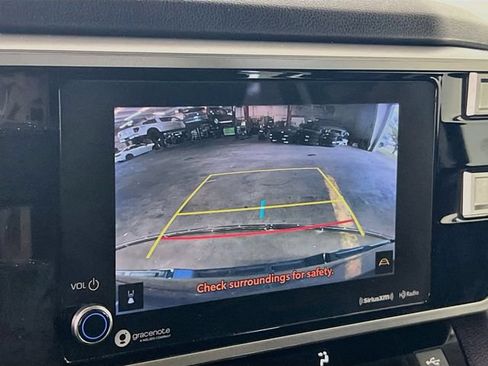 Used 2022 Toyota Tundra SR5 w/ SR5 Convenience Package AWD/4WD image 11
