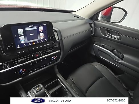 Used 2023 Nissan Pathfinder SL w/ Lighting Package (N92) AWD/4WD image 28