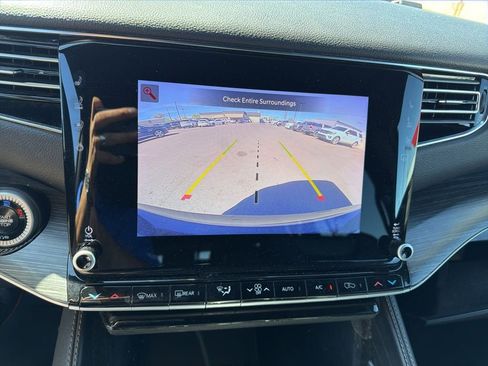 Used 2024 Jeep Wagoneer L Series II image 33