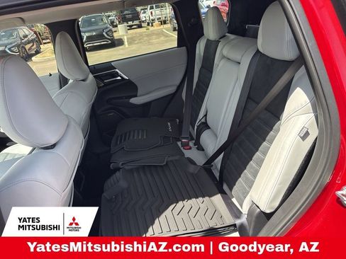 New 2026 Mitsubishi Outlander SE image 7