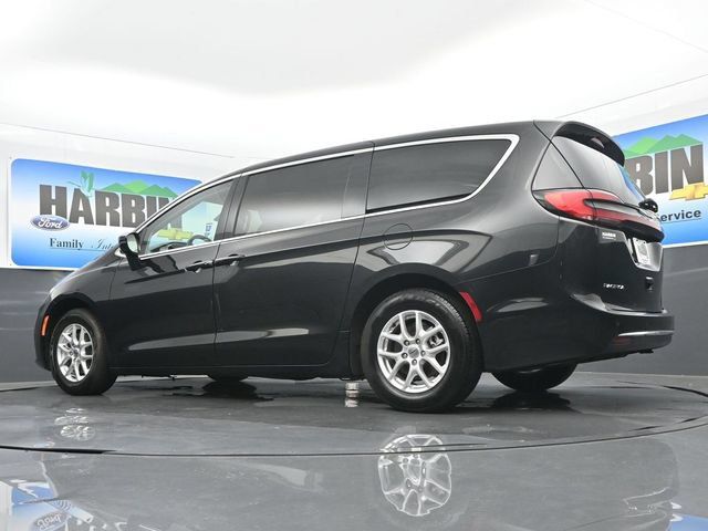 Used 2024 Chrysler Pacifica Touring-L FWD image 20