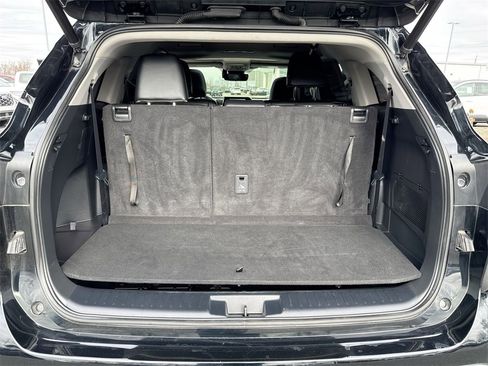 Used 2023 Toyota Highlander XLE image 24