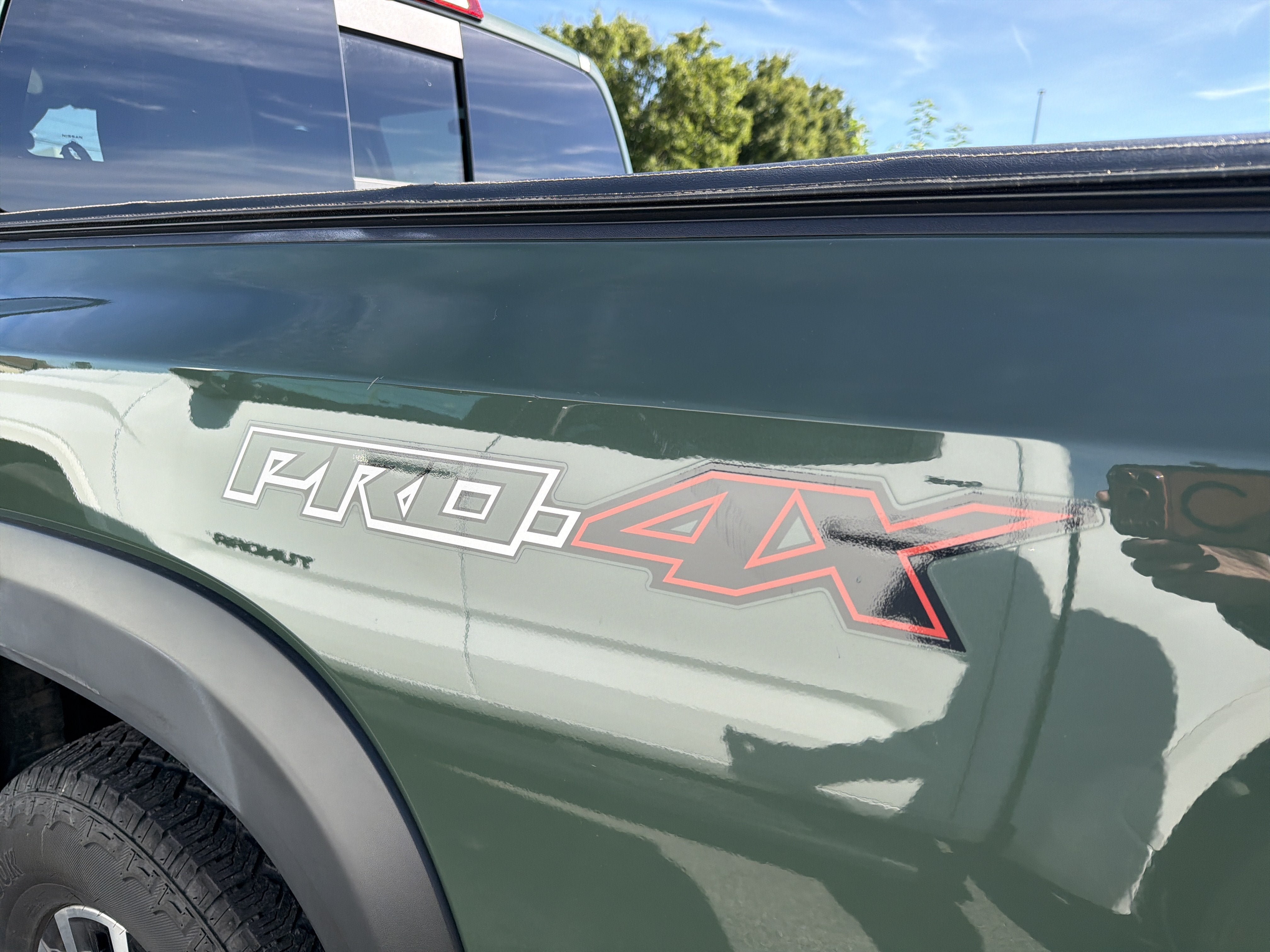 Used 2024 Nissan Frontier PRO-4X w/ Technology Package AWD/4WD image 9
