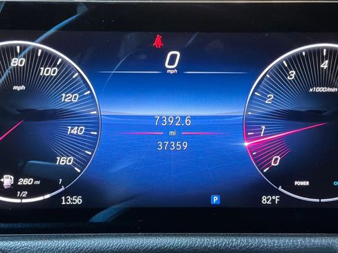Used 2025 Mercedes-Benz GLB 250 4MATIC image 48