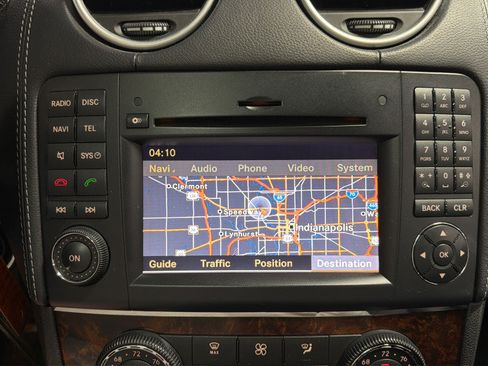 Used 2011 Mercedes-Benz GL 550 4MATIC image 28