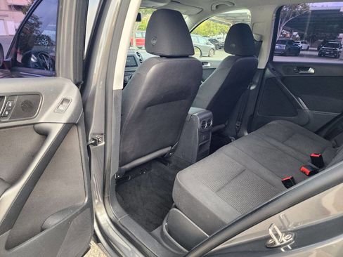 Used 2014 Volkswagen Tiguan S FWD image 33