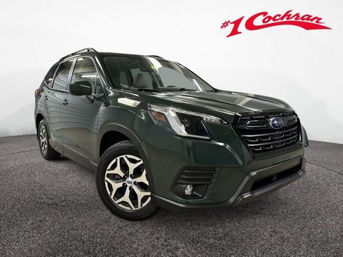 Used 2024 Subaru Forester Premium AWD/4WD image 1