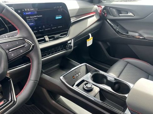 New 2026 Chevrolet Equinox RS w/ Convenience Package III AWD/4WD image 11