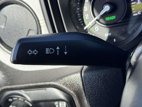 Used 2024 Jeep Wrangler Unlimited image 19