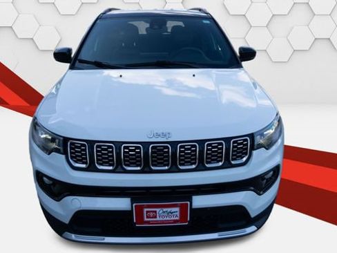 Used 2025 Jeep Compass Limited AWD/4WD image 9