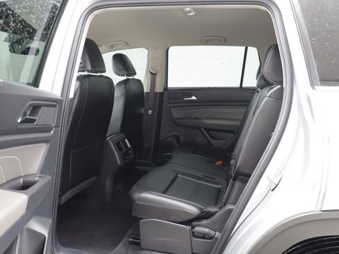 Certified 2022 Volkswagen Atlas SE image 13