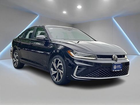 Certified 2026 Volkswagen Jetta SEL FWD image 3