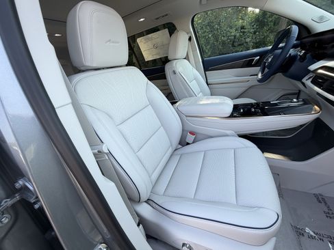 New 2026 Buick Enclave Avenir w/ Super Cruise Package FWD image 21