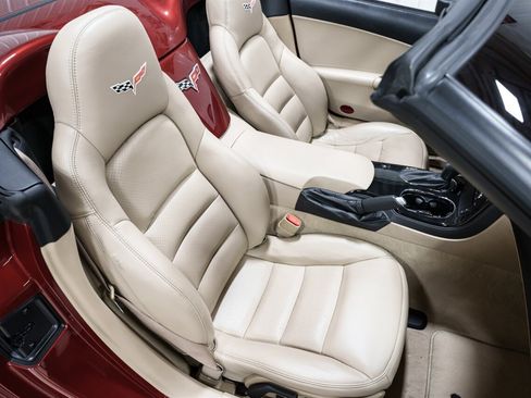 Used 2008 Chevrolet Corvette Convertible w/ Preferred Equipment Group RWD image 25