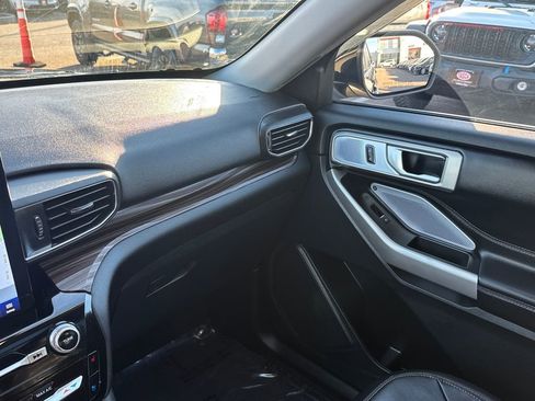 Used 2023 Ford Explorer Limited w/ Limited Technology Package image 31