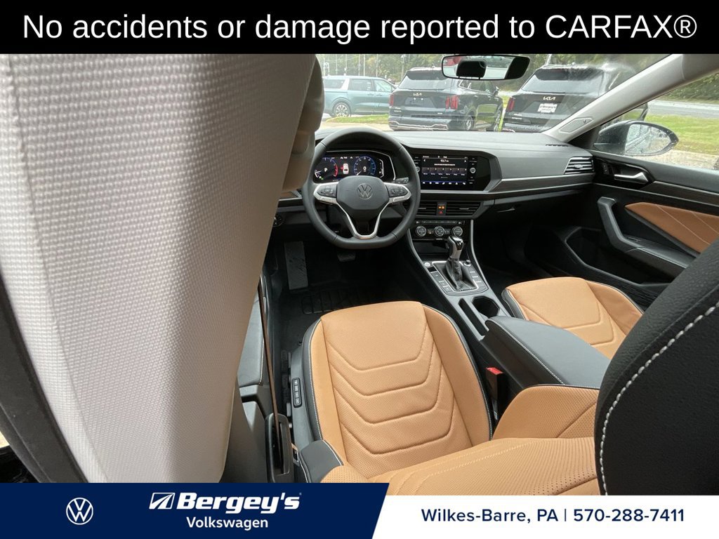 Used 2024 Volkswagen Jetta SEL FWD image 2