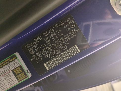 Certified 2025 Hyundai Elantra Limited FWD image 39