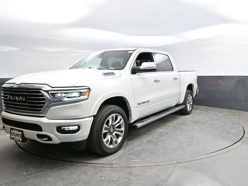 Used 2022 RAM 1500 Limited w/ Body Color Bumper Group AWD/4WD image 3