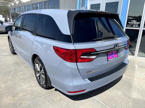 Used 2024 Honda Odyssey Touring image 2