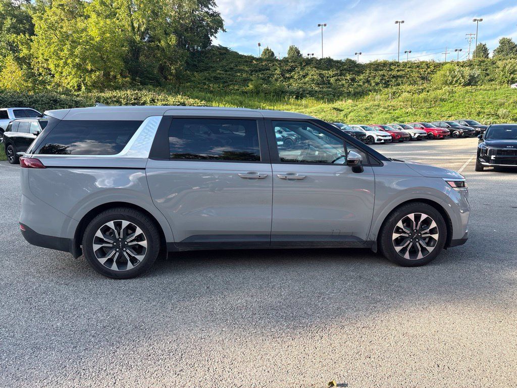 Certified 2024 Kia Carnival EX FWD image 8