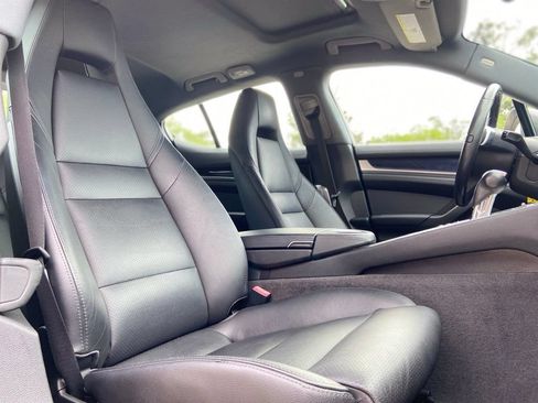 Used 2015 Porsche Panamera S RWD image 17