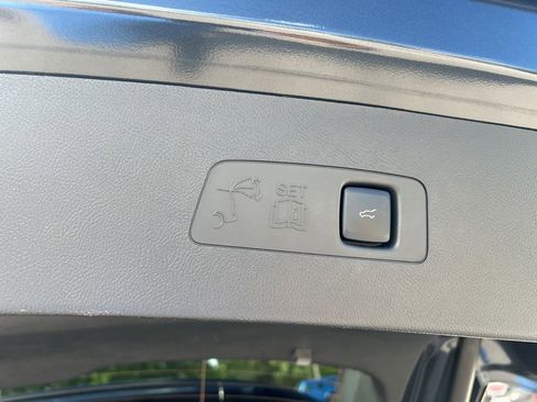 Used 2022 Lincoln Corsair Reserve w/ Equipment Group 201A image 33