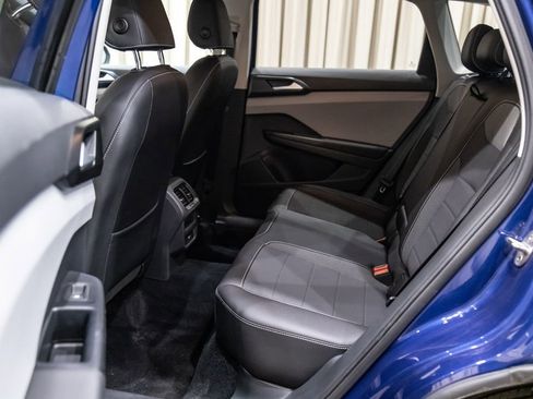 Used 2022 Volkswagen Taos SE image 12