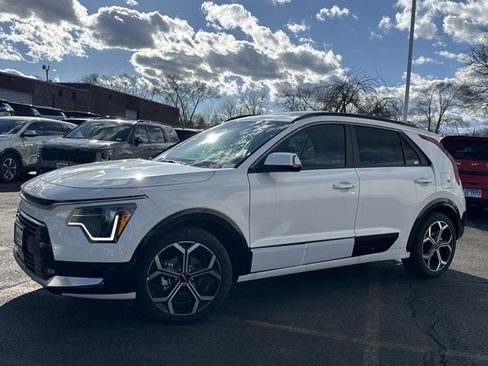 New 2025 Kia Niro EX Touring image 38