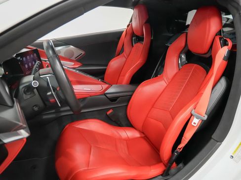 Used 2023 Chevrolet Corvette Stingray Premium Cpe w/ Z51 Performance Package RWD image 5