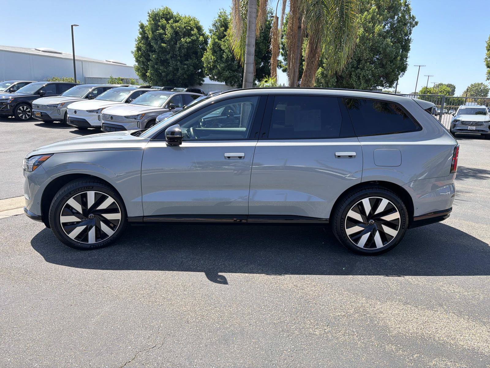 Certified 2025 Volvo EX90 Plus AWD/4WD image 8