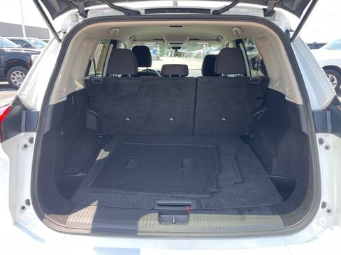 Used 2024 Nissan Rogue S AWD/4WD image 17
