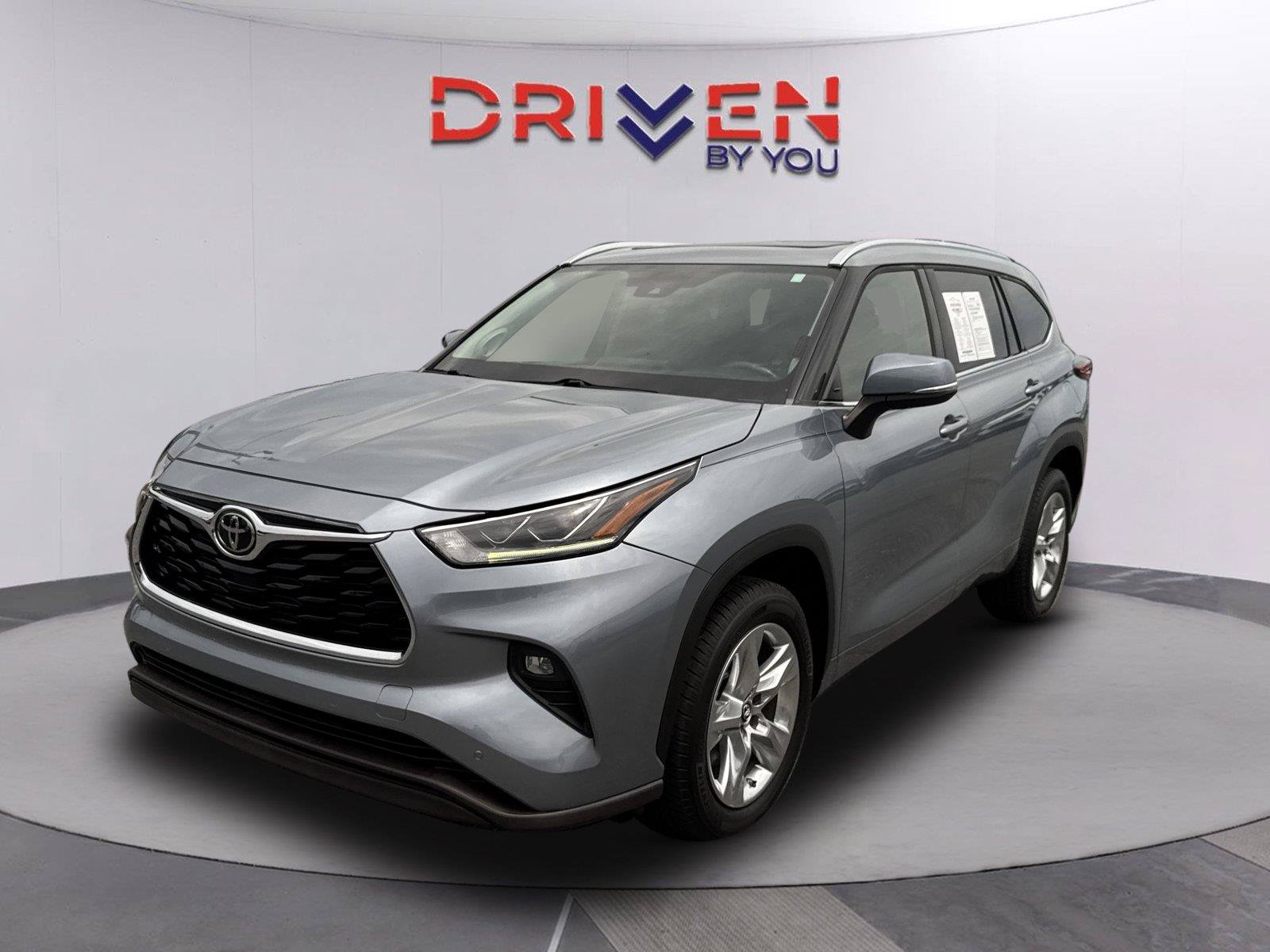 Used 2021 Toyota Highlander Limited FWD image 8