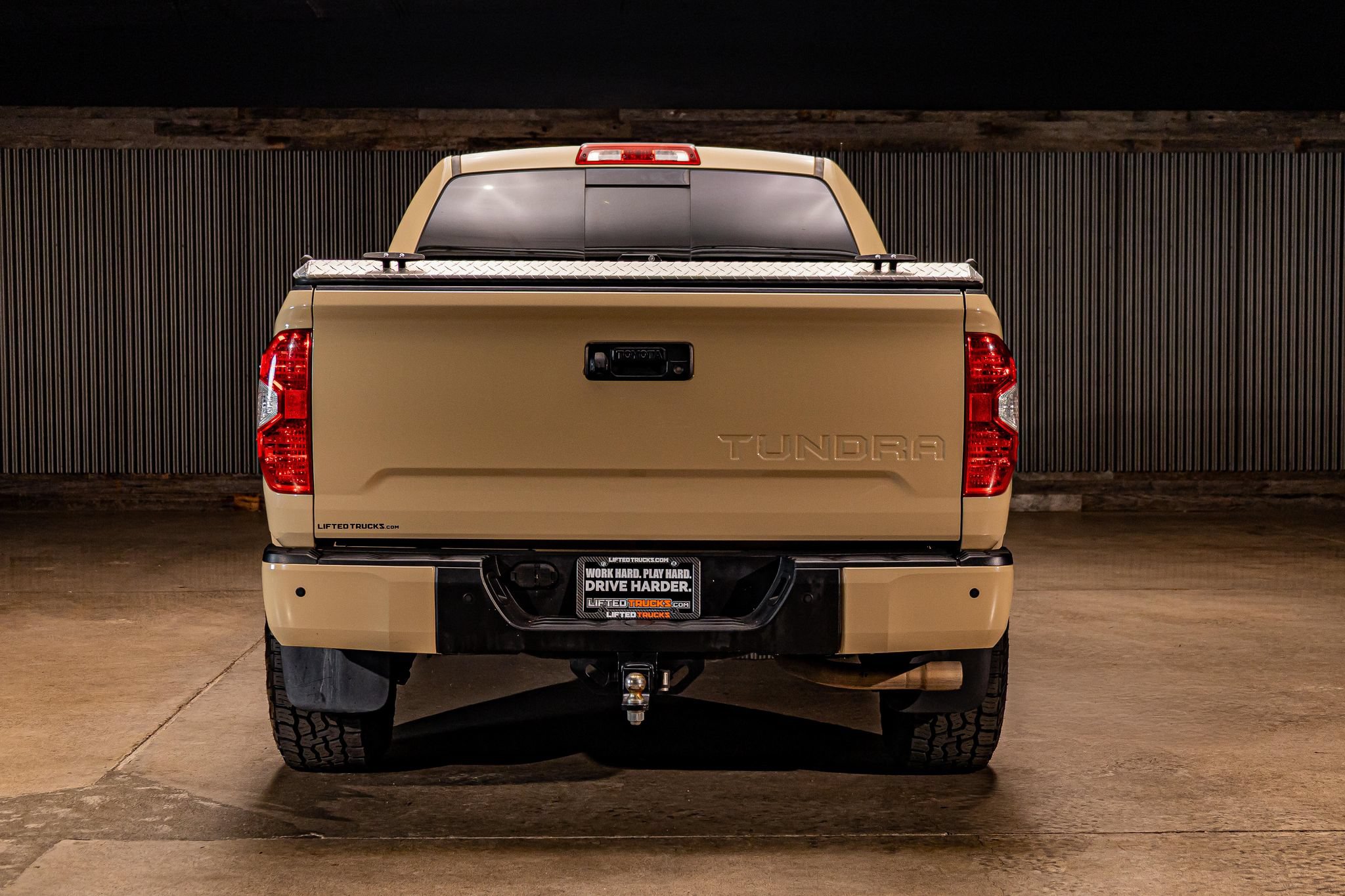 Used 2017 Toyota Tundra Limited w/ Limited Premium Package AWD/4WD image 8