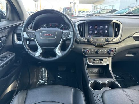Used 2024 GMC Terrain SLT image 17