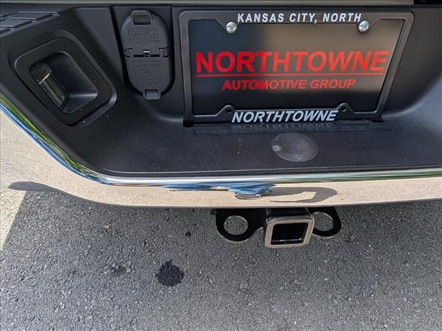 Used 2023 RAM 1500 Classic SLT w/ Trailer & Traction Group AWD/4WD image 21