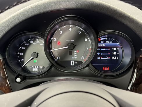 Certified 2023 Porsche Macan AWD/4WD image 29