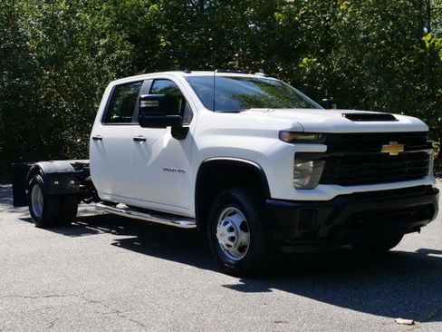 Used 2024 Chevrolet Silverado 3500 W/T w/ WT Fleet Convenience Package image 4