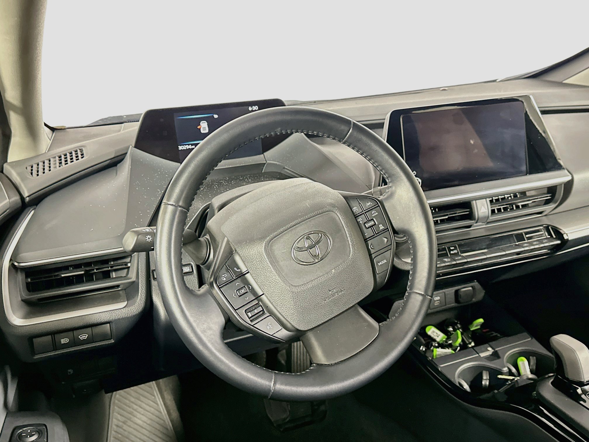 Used 2025 Toyota Prius LE FWD image 18
